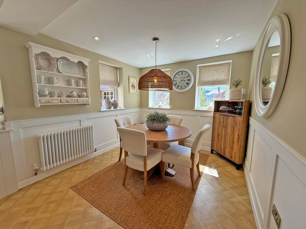 Property photo 3 of 18 Img_9990