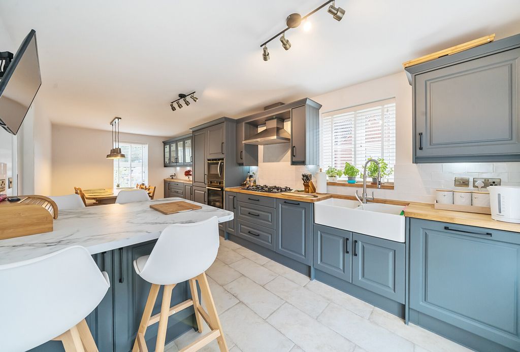 Property photo 2 of 22 1313569-7-68653Fd...