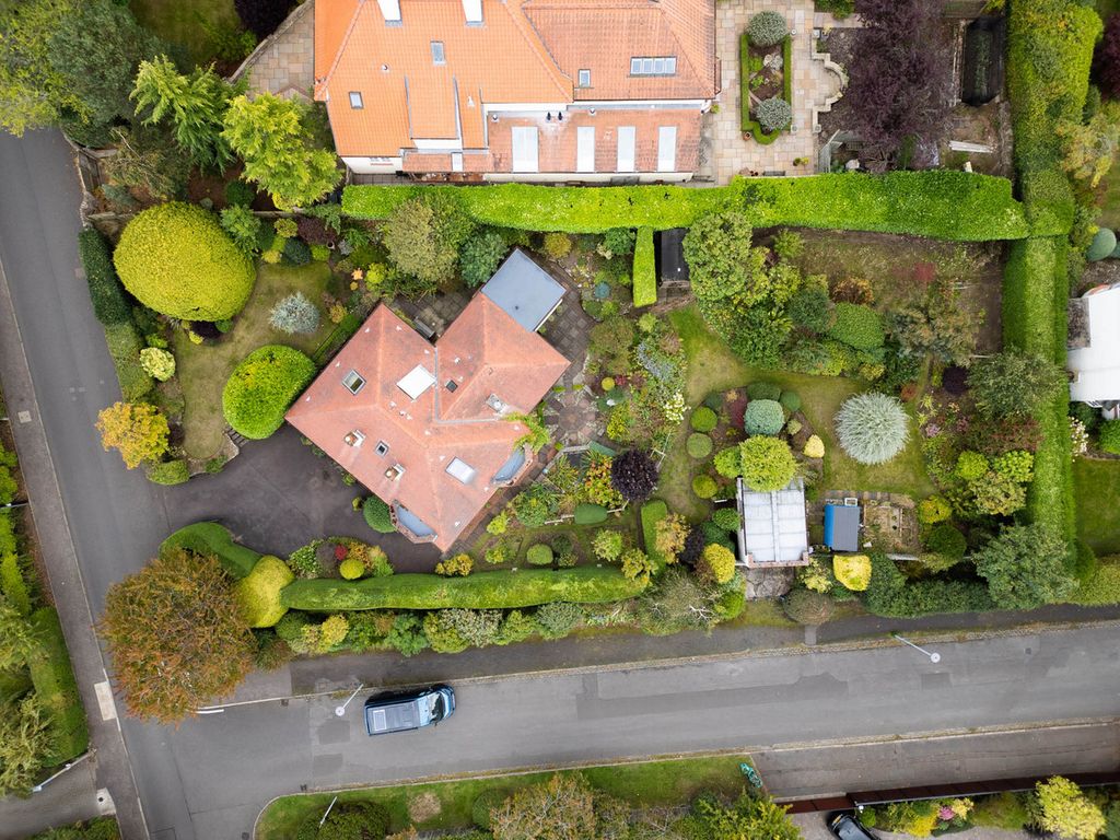 Property photo 2 of 50
