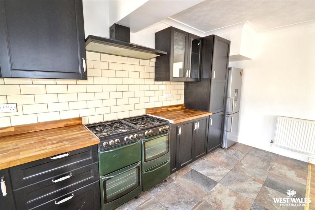 Property photo 2 of 24 9 (3).Jpg