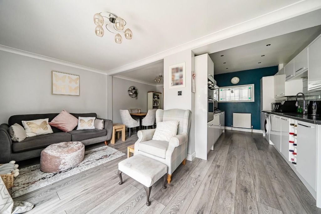 Property photo 2 of 17 1469634-9-6A1d9d38527A6.Jpg