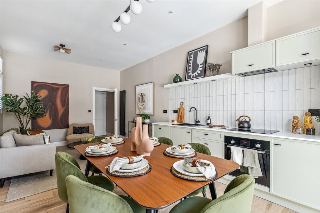 Property photo 2 of 10 Kitchen