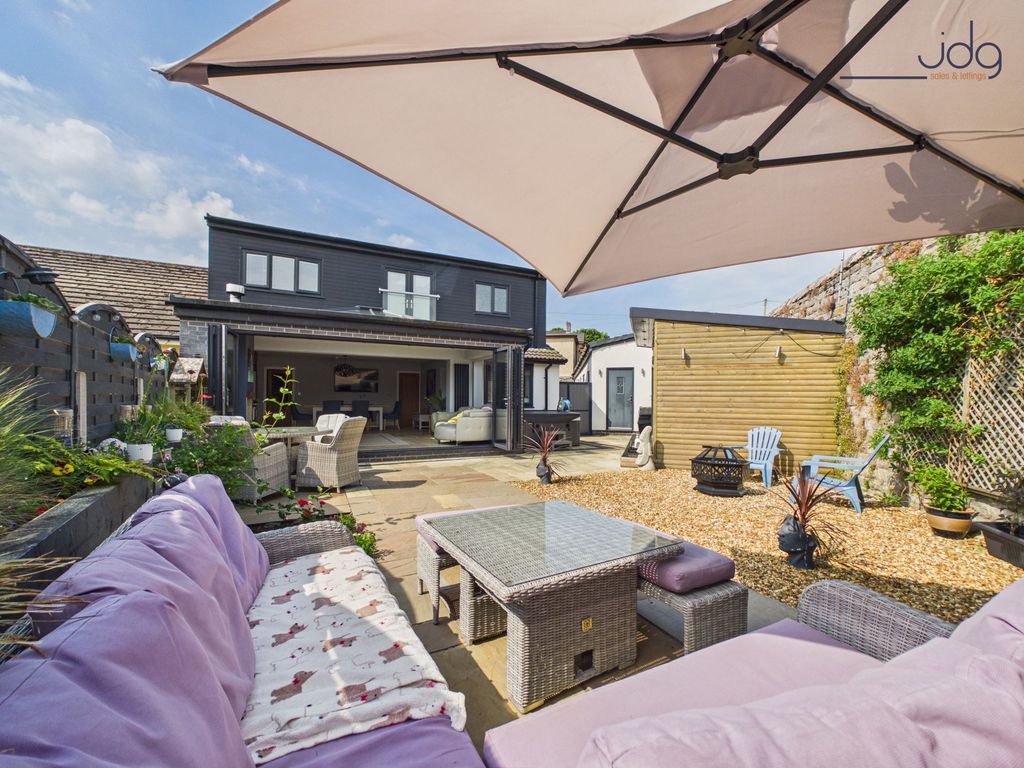 Property photo 1 of 32 Welcome To Cherry Tree Close