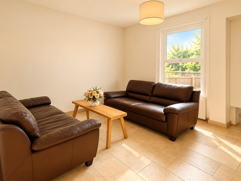 Property photo 3 of 10 Sitting Area
