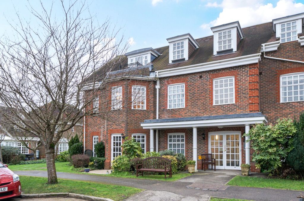 Property photo 1 of 11 Front