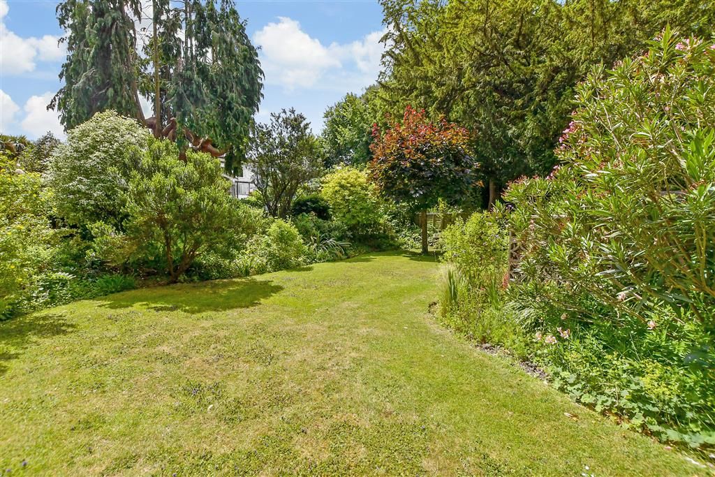 Property photo 1 of 13 Side Garden