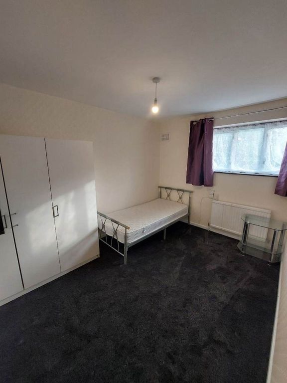 Property photo 1 of 4