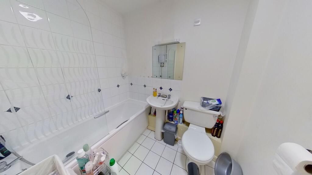 Property photo 3 of 6 Bright And Clean Bathroom Suite Featuring A Full B...