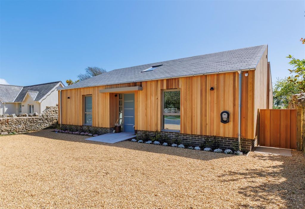 Property photo 1 of 20