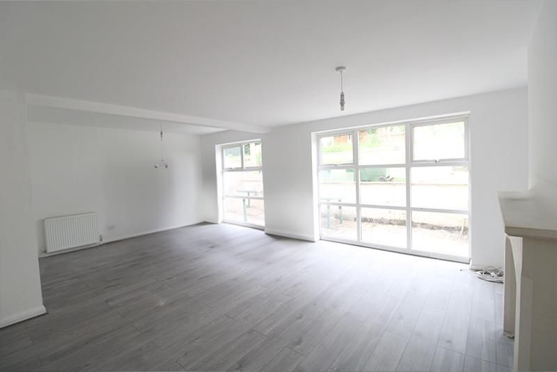 Property photo 2 of 10 Lounge.Jpg