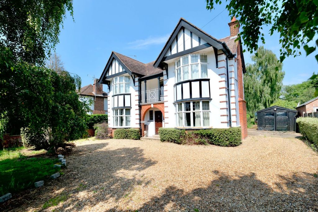 Property photo 1 of 17