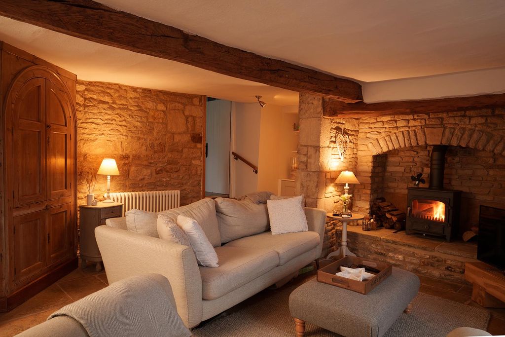 Property photo 2 of 20