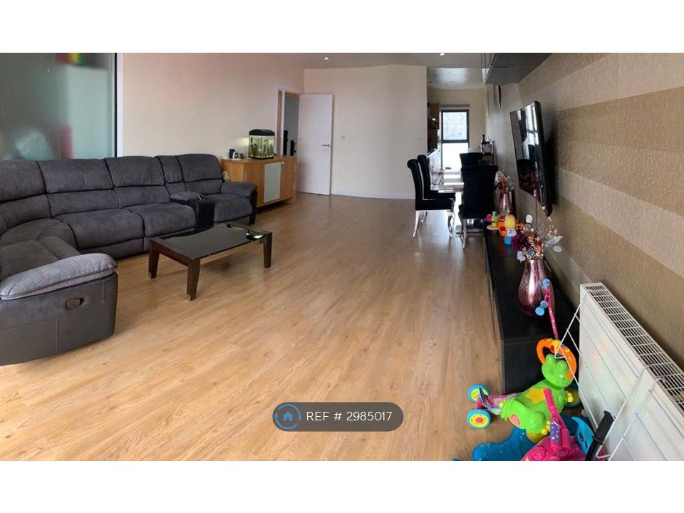 Property photo 3 of 19 Living Room