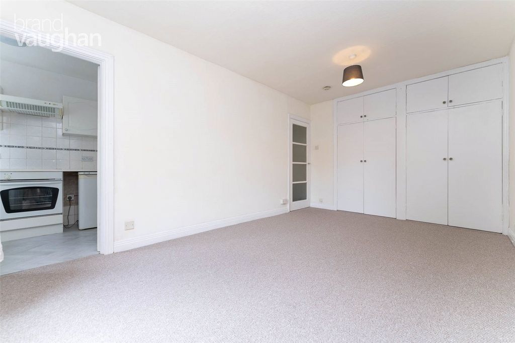 Property photo 3 of 4 Living Area