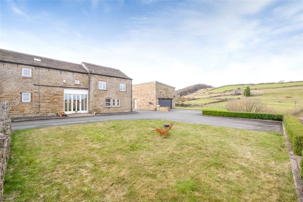 Property photo 2 of 35 Outside Front