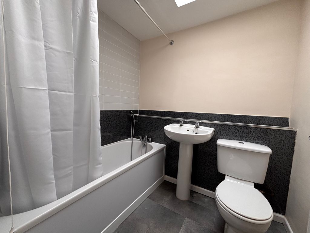 Property photo 2 of 6 Bathroom