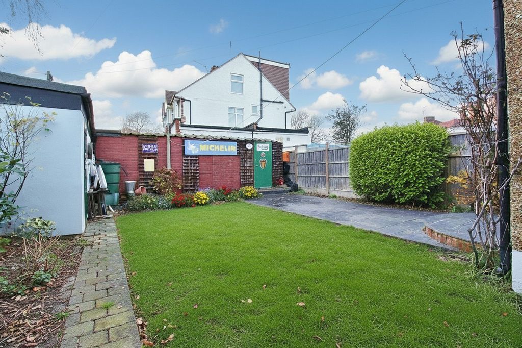 Property photo 3 of 14