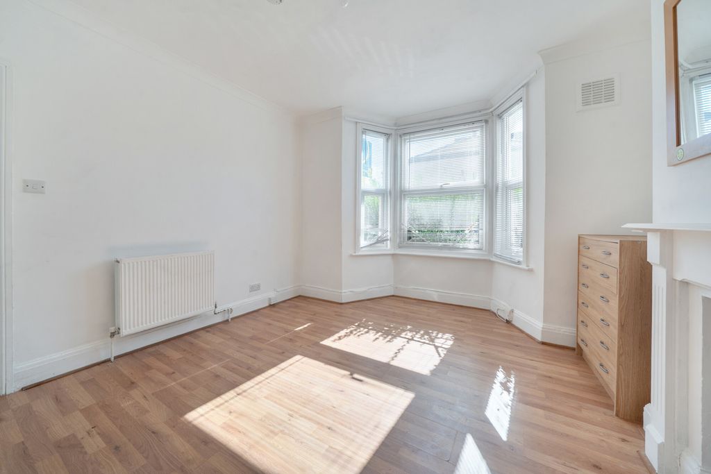 Property photo 2 of 17 1523240-15-6Ab11A...