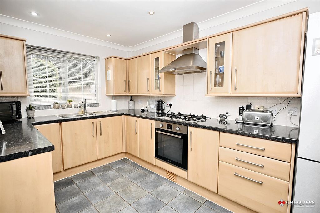 Property photo 2 of 26 Kitchen