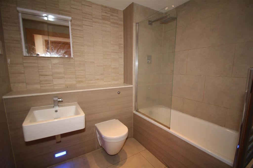 Property photo 3 of 5 Bathroom
