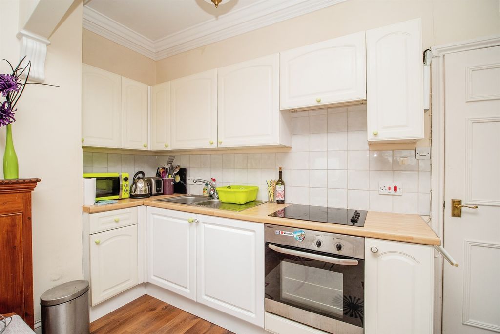 Property photo 3 of 16
