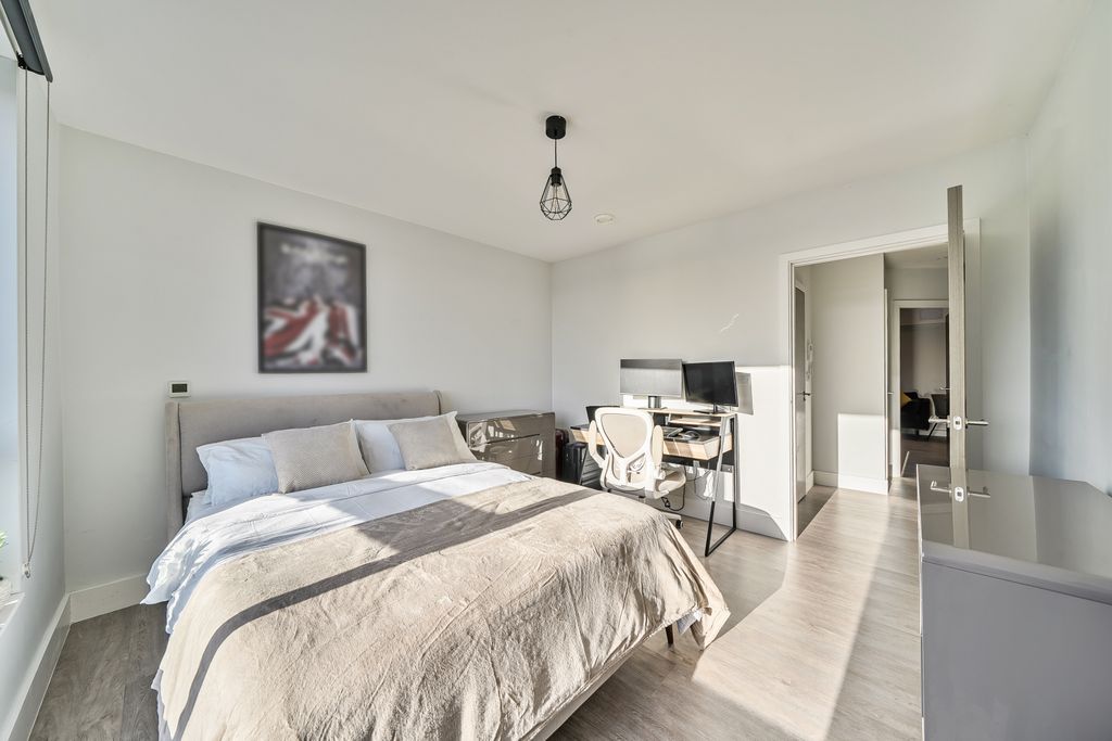 Property photo 2 of 20 Picture No. 29