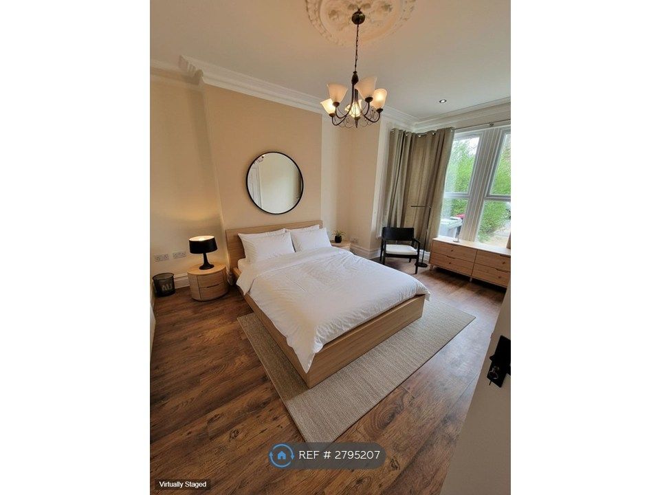 Property photo 1 of 8 Room 1