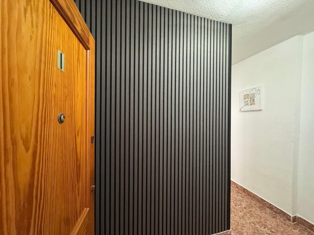 Property photo 2 of 37