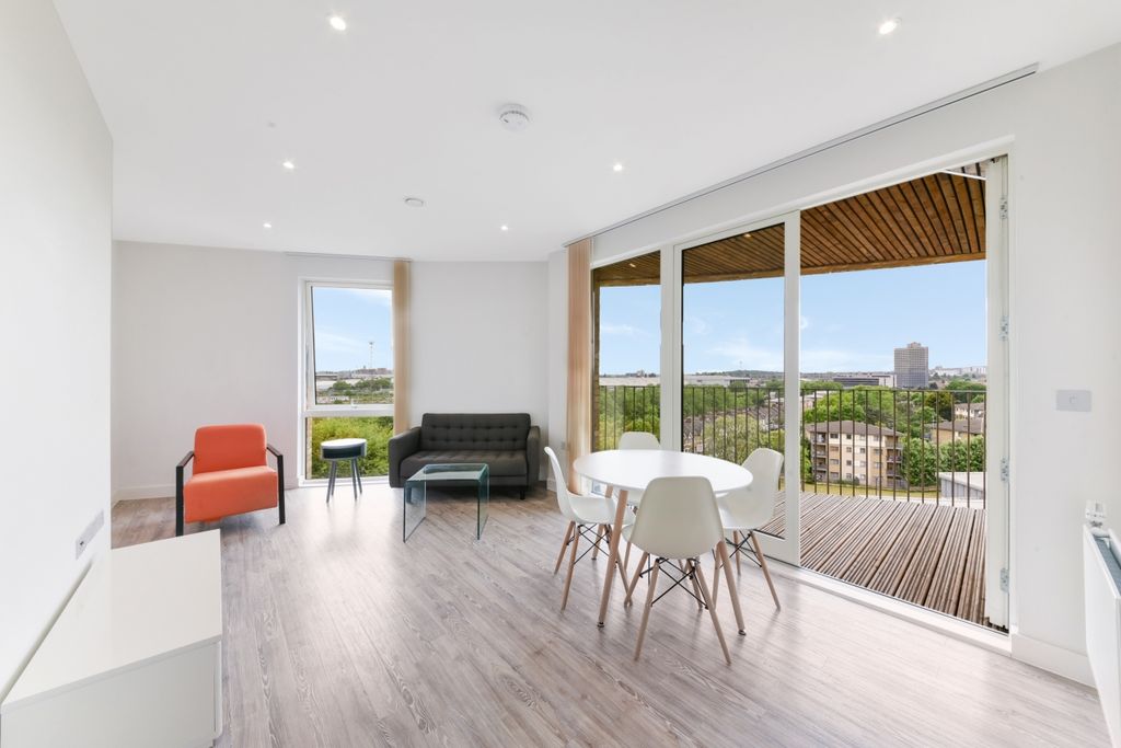 Property photo 2 of 9