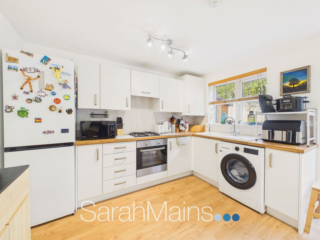 Property photo 3 of 15 Dining Kitchen