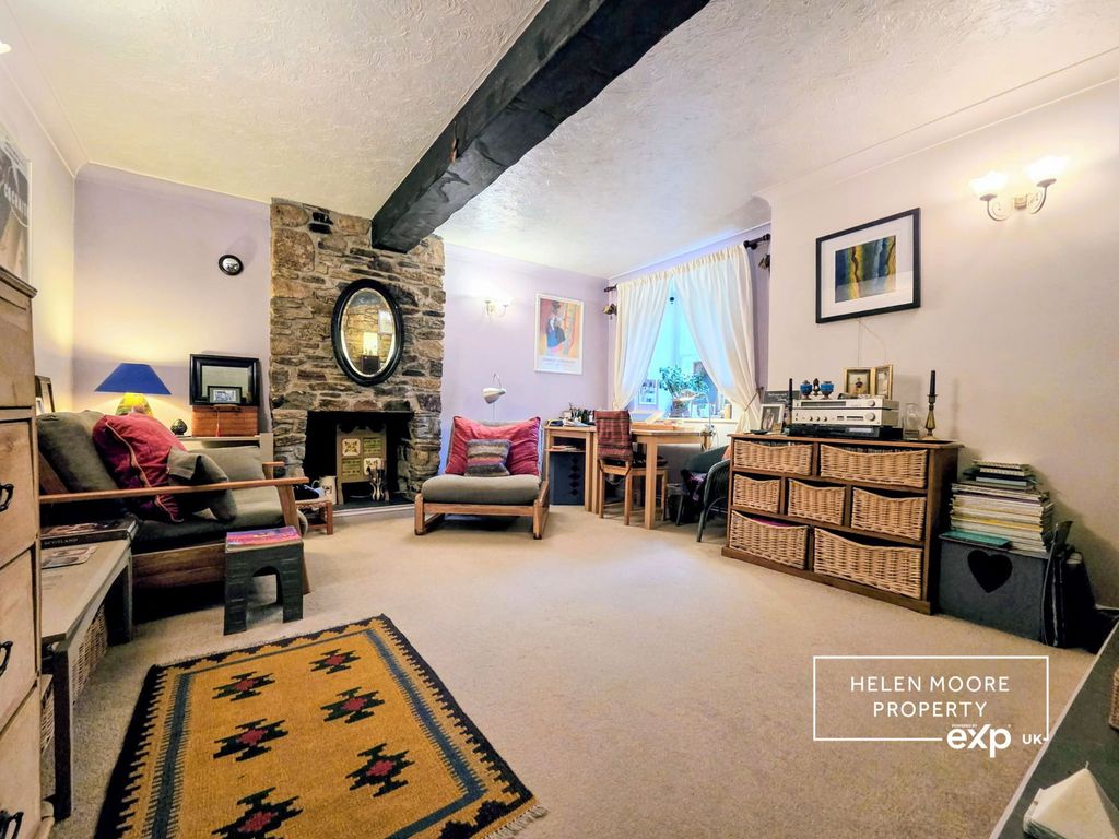 Property photo 3 of 11