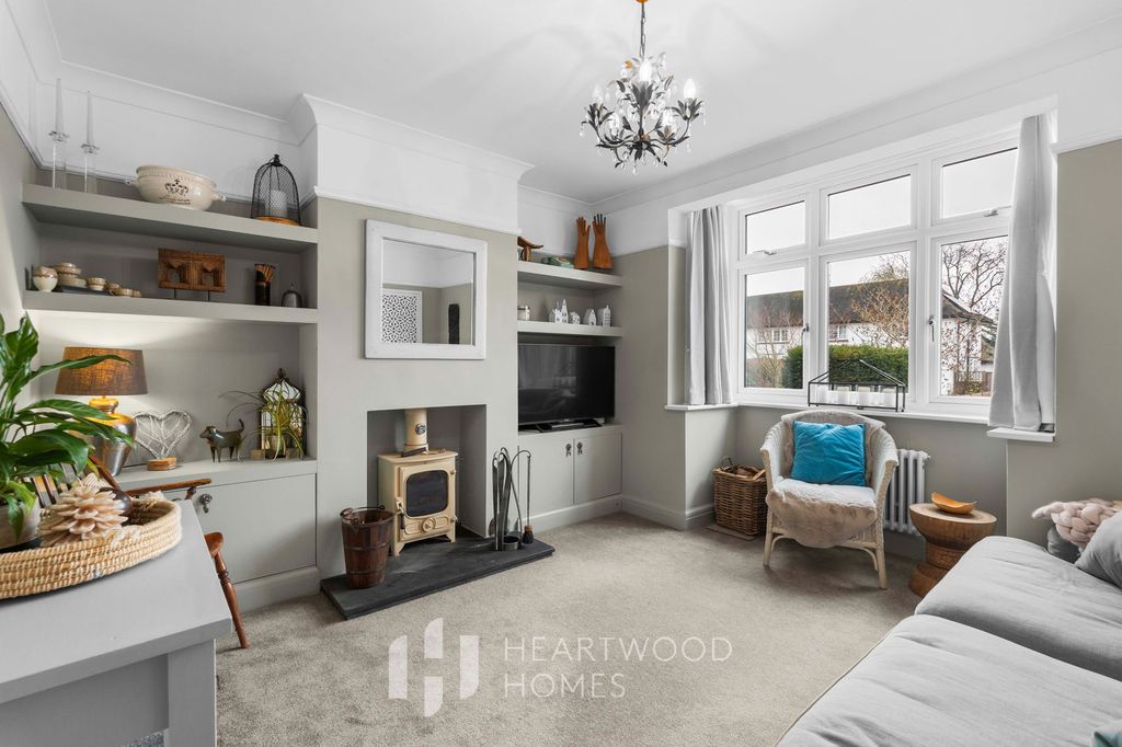 Property photo 2 of 25