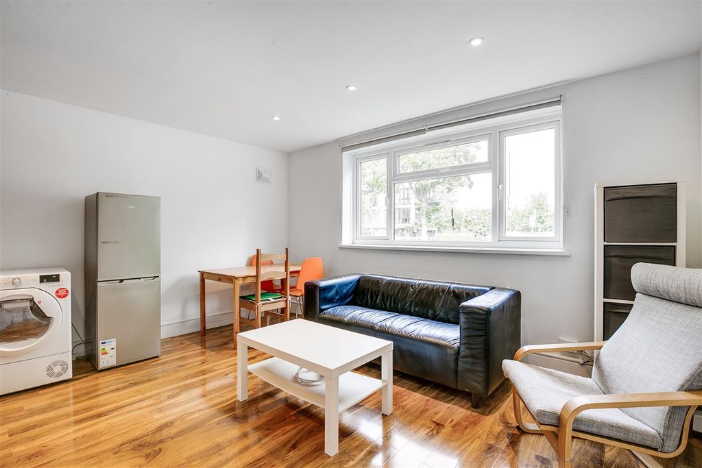 Property photo 2 of 6 For Sale - Grandfield Court, W4