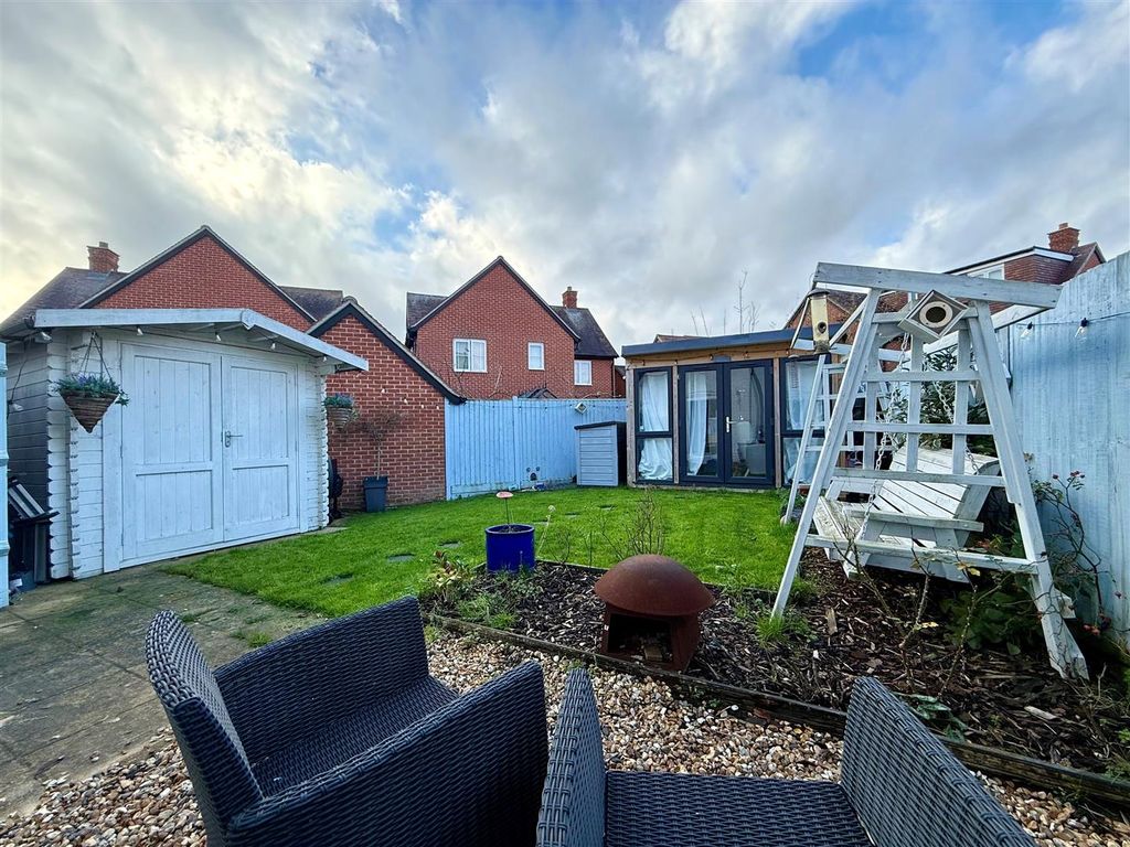 Property photo 3 of 14 Garden 2.Jpg