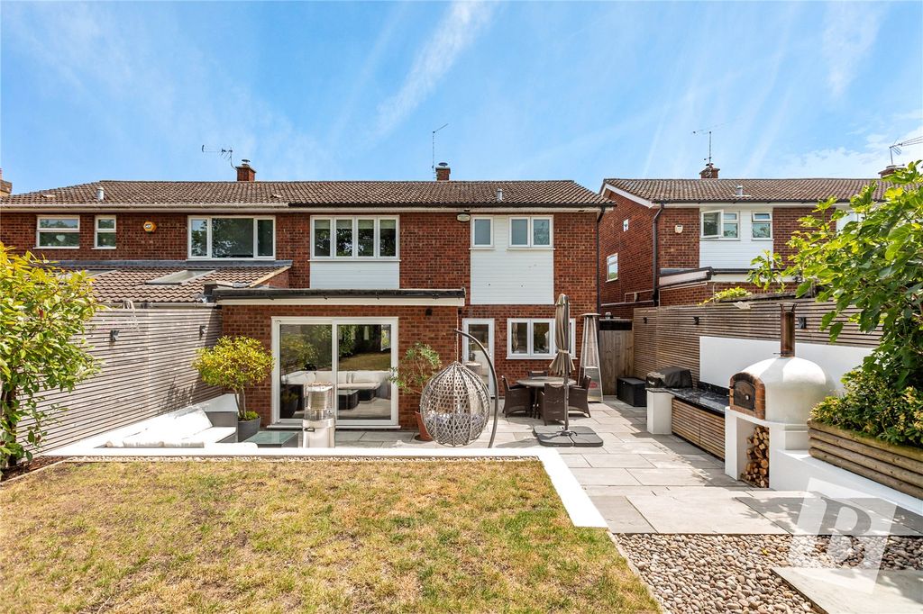 Property photo 2 of 31 Rear Garden