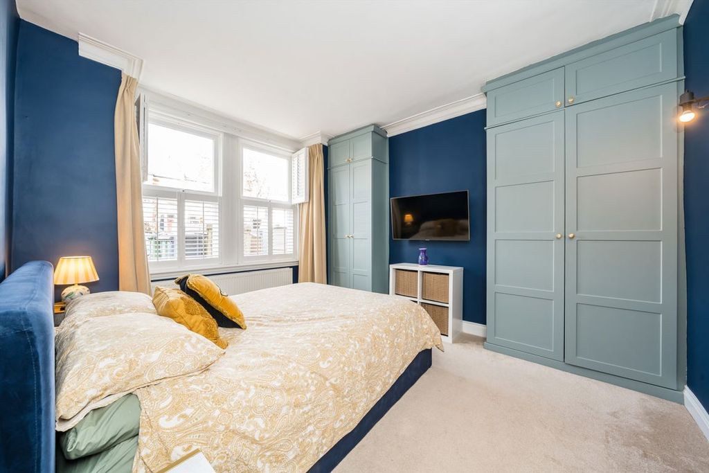 Property photo 3 of 6