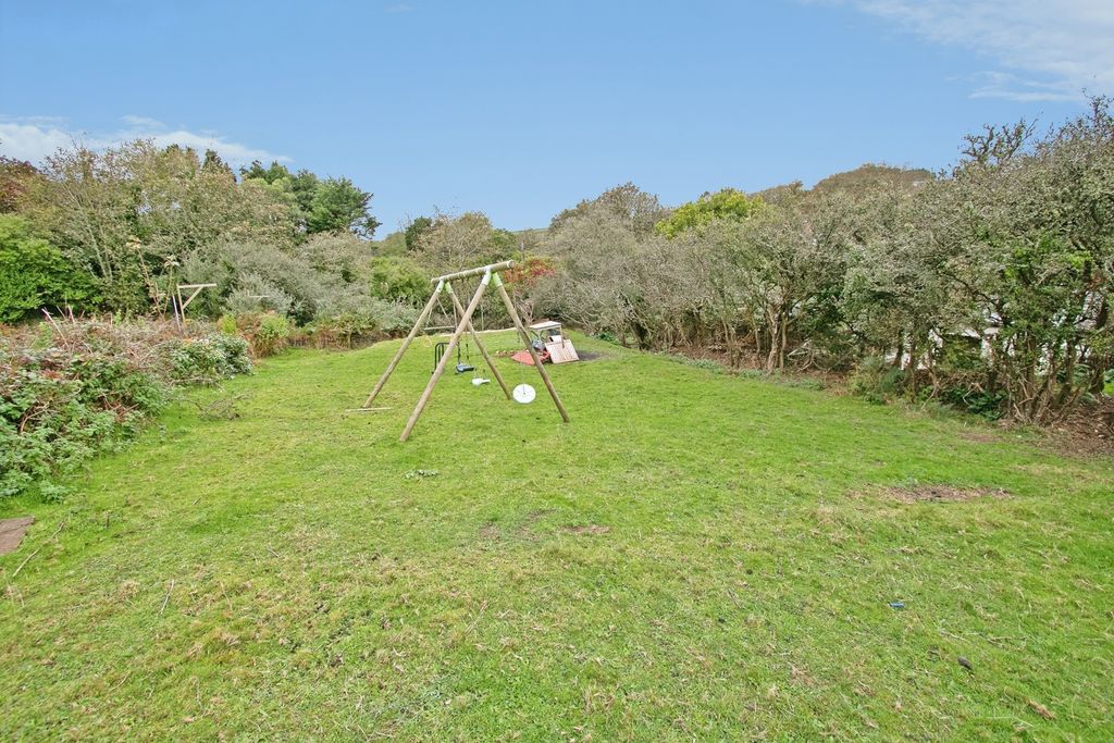 Property photo 3 of 21 Pbox-Img.Jpg