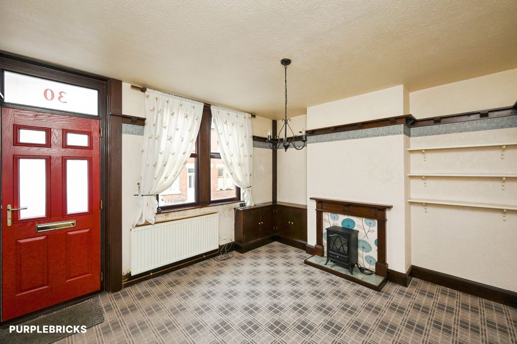 Property photo 2 of 21