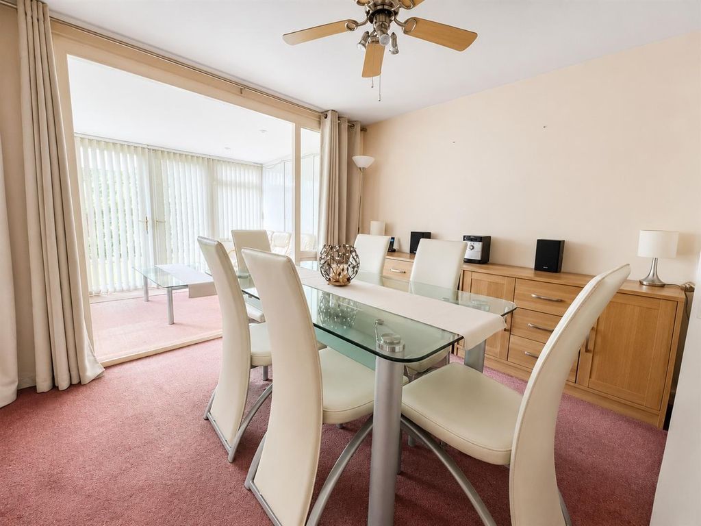 Property photo 3 of 15 Dining Area