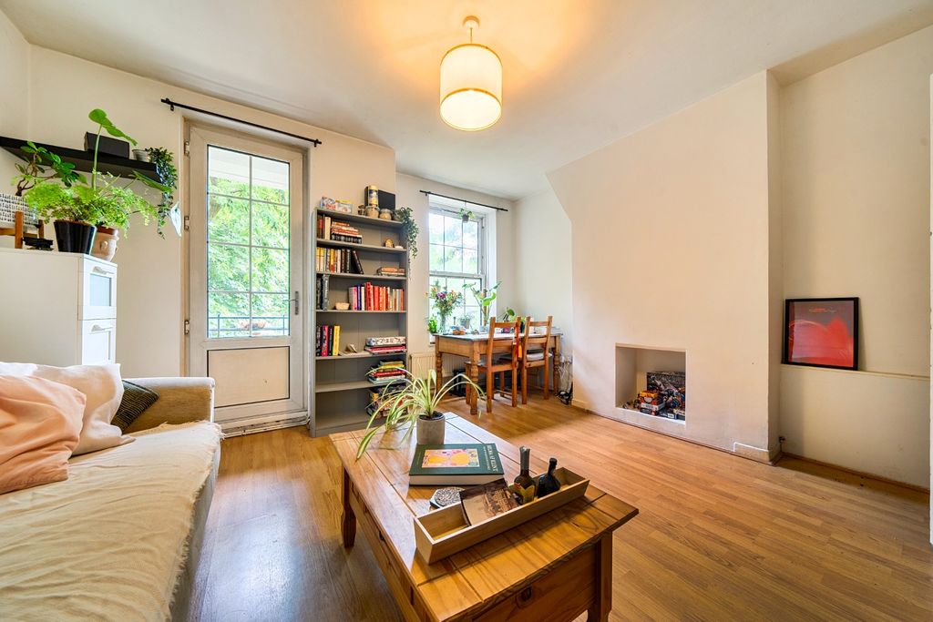 Property photo 3 of 18 4384365