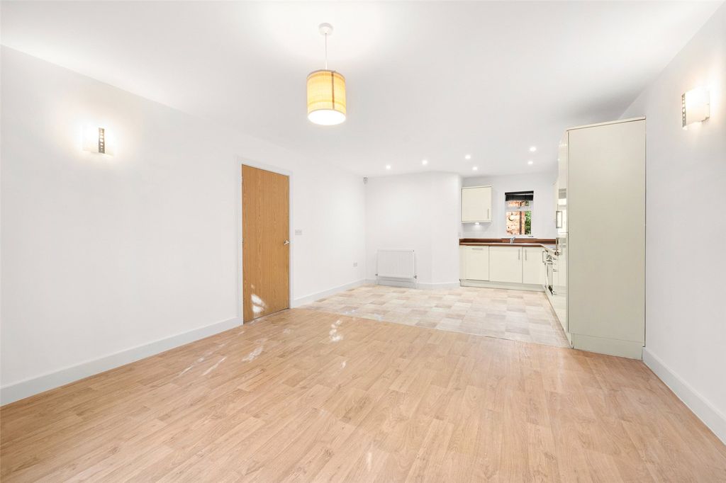 Property photo 2 of 12 Picture No. 04