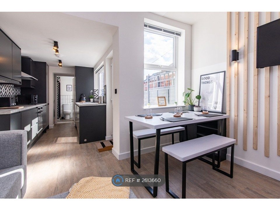 Property photo 3 of 27 Dining Space