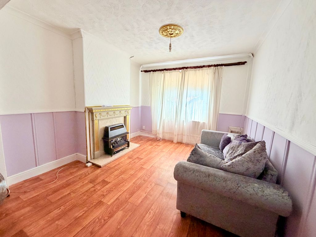 Property photo 2 of 14 Image