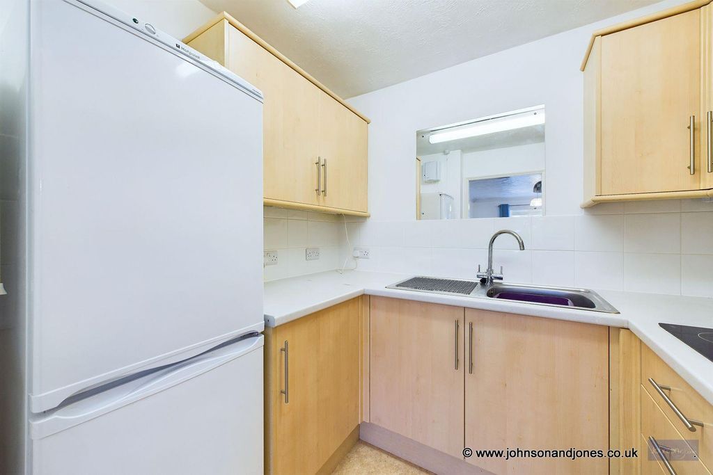 Property photo 3 of 11 3 Kitchen.Jpg
