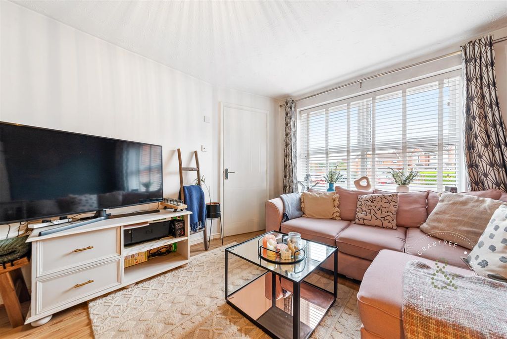 Property photo 2 of 33 Greenacre-Drive-15.Jpg