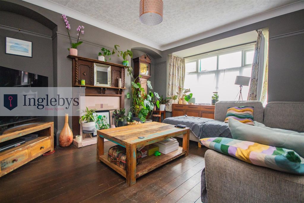 Property photo 2 of 23
