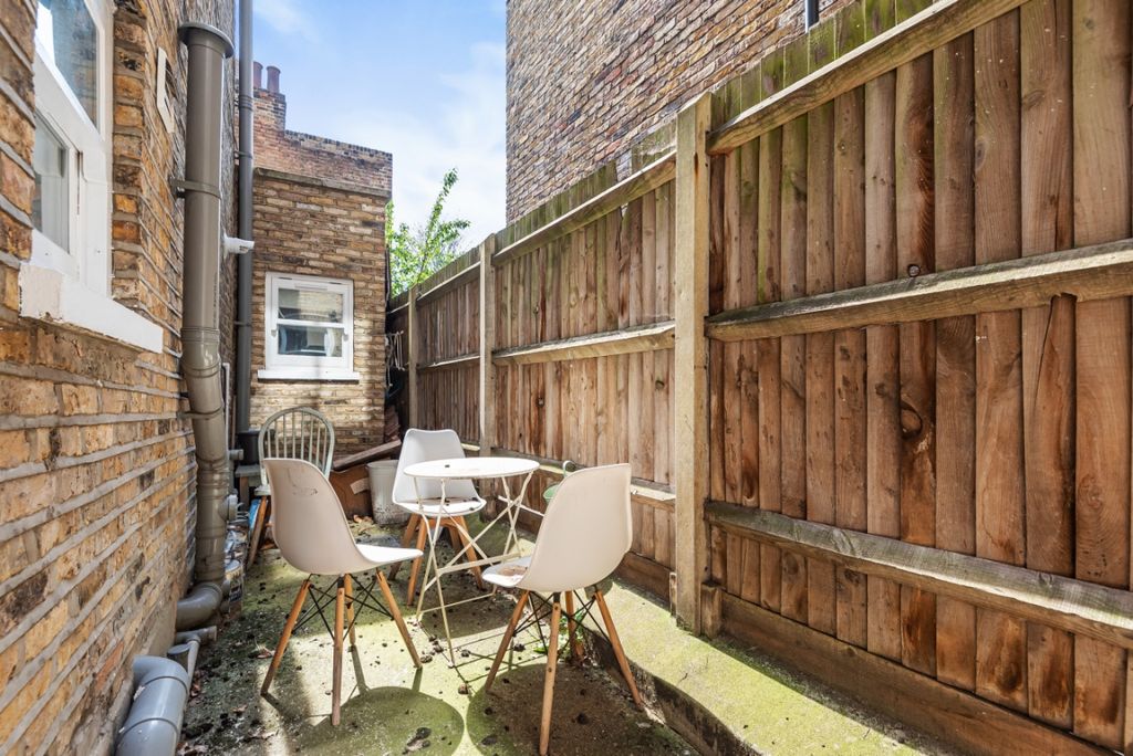 Property photo 3 of 17 840151  (10)