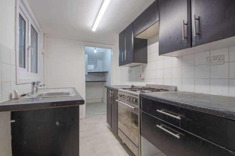 Property photo 3 of 9 Photo 4