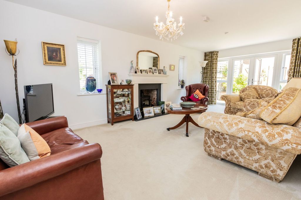 Property photo 3 of 17