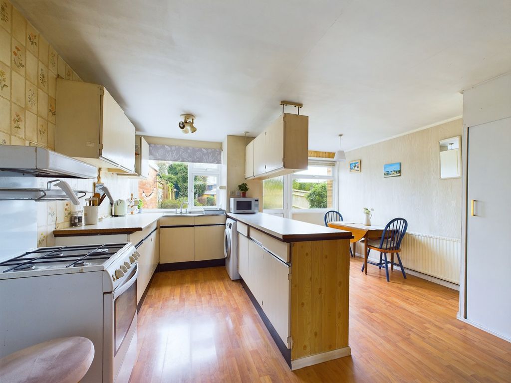 Property photo 3 of 19 30003462-Hr-3